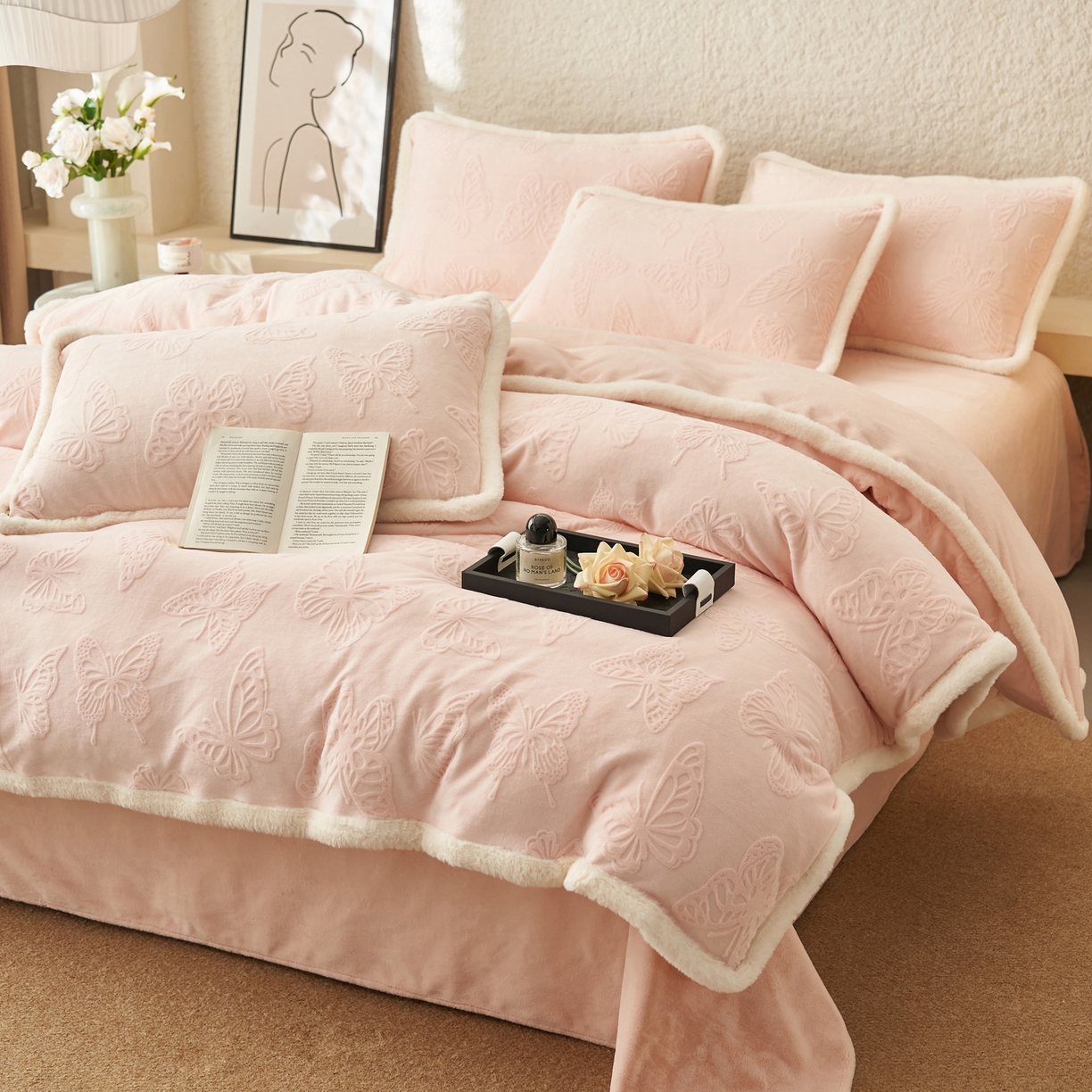 91家纺网 家纺一手货源 找家纺 晨曦家纺 2025新款加厚加绒牛奶绒雕花四件套暖暖少女温柔风 金粉世家-粉