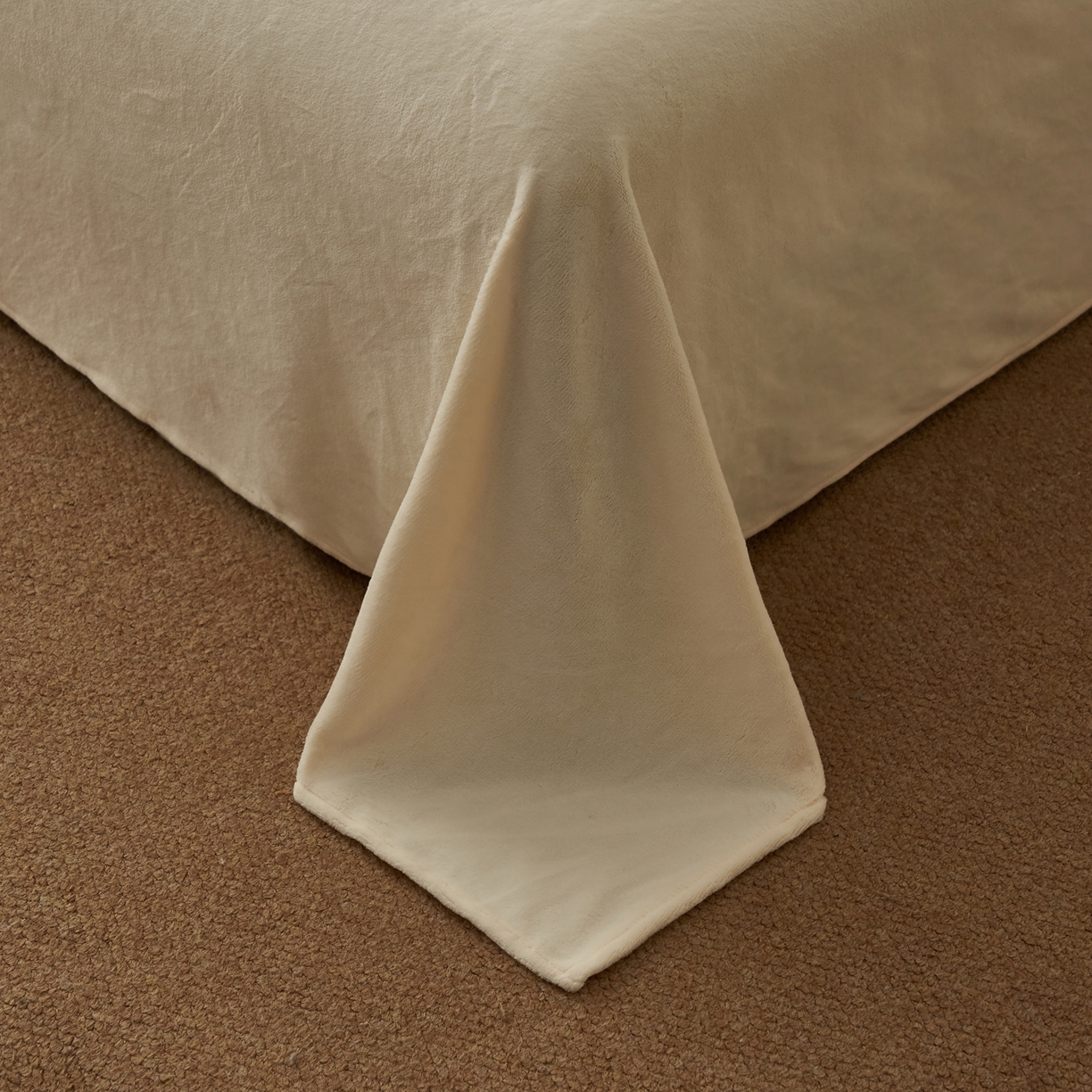 91家纺网 家纺一手货源 找家纺 晨曦家纺 2025新款加厚加绒牛奶绒雕花四件套暖暖少女温柔风 小确幸-奶黄