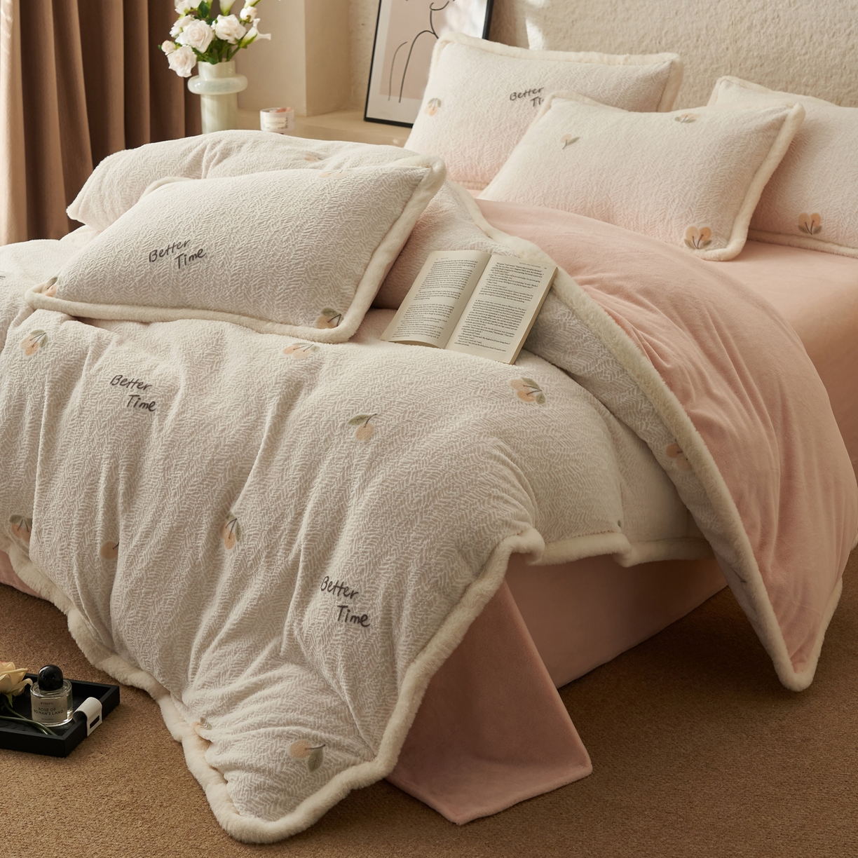 91家纺网 家纺一手货源 找家纺 晨曦家纺 2025新款加厚加绒牛奶绒雕花四件套暖暖少女温柔风 小确幸-悠粉