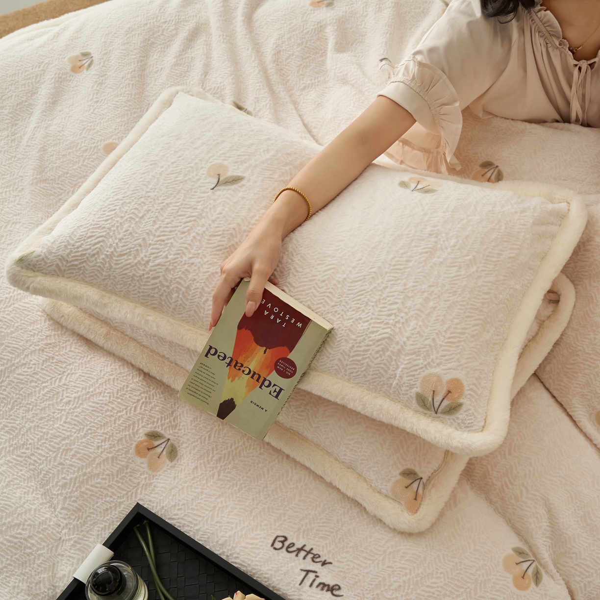 91家纺网 家纺一手货源 找家纺 晨曦家纺 2025新款加厚加绒牛奶绒雕花四件套暖暖少女温柔风 小确幸-悠粉