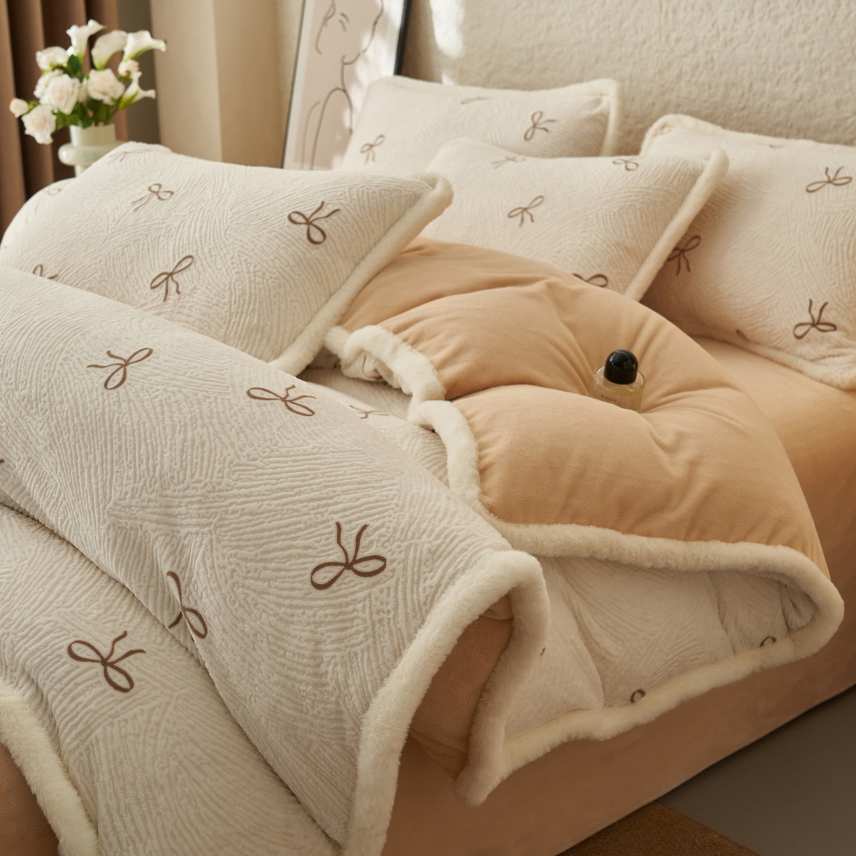 91家纺网 家纺一手货源 找家纺 晨曦家纺 2025新款加厚加绒牛奶绒雕花四件套暖暖少女温柔风 小时光-奶咖