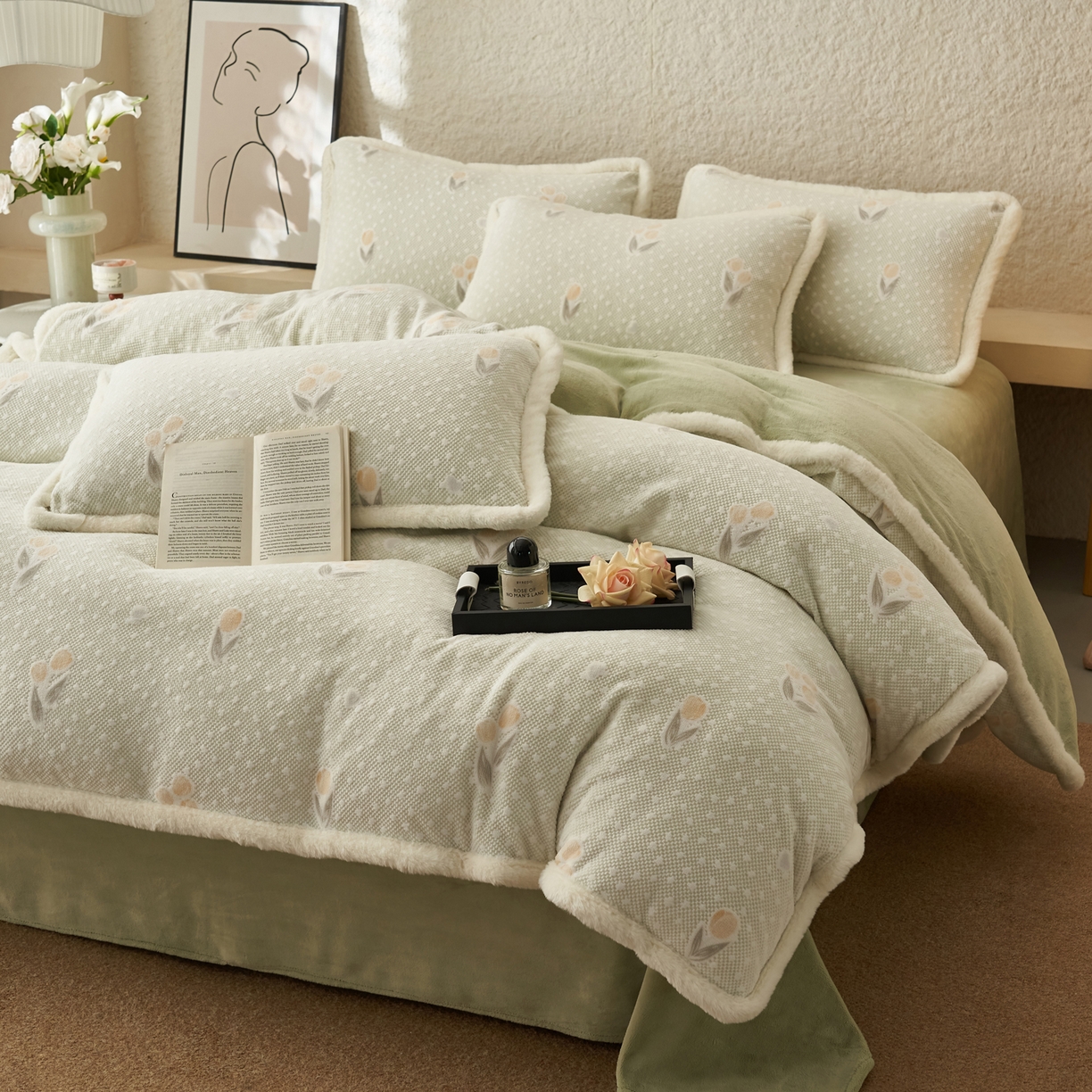 91家纺网 家纺一手货源 找家纺 晨曦家纺 2025新款加厚加绒牛奶绒雕花四件套暖暖少女温柔风 郁金物语-奶昔绿