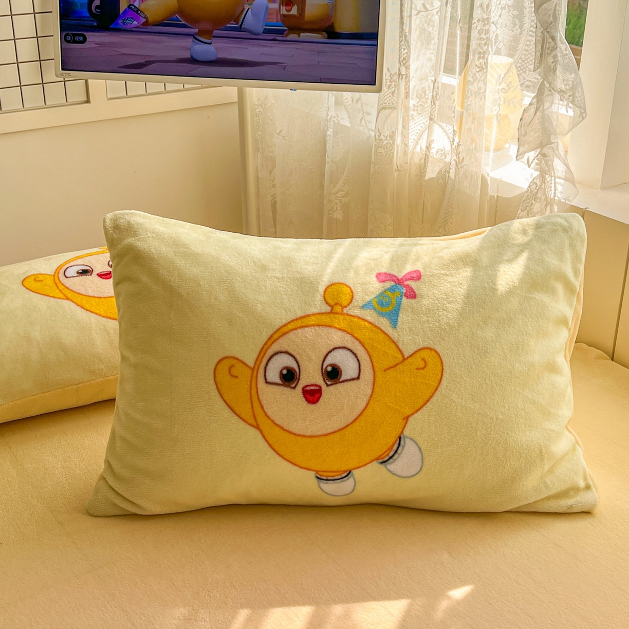 91家纺网 家纺一手货源 找家纺 浩诚 2025新款高克重牛奶绒大版卡通四件套 棒棒糖蛋仔