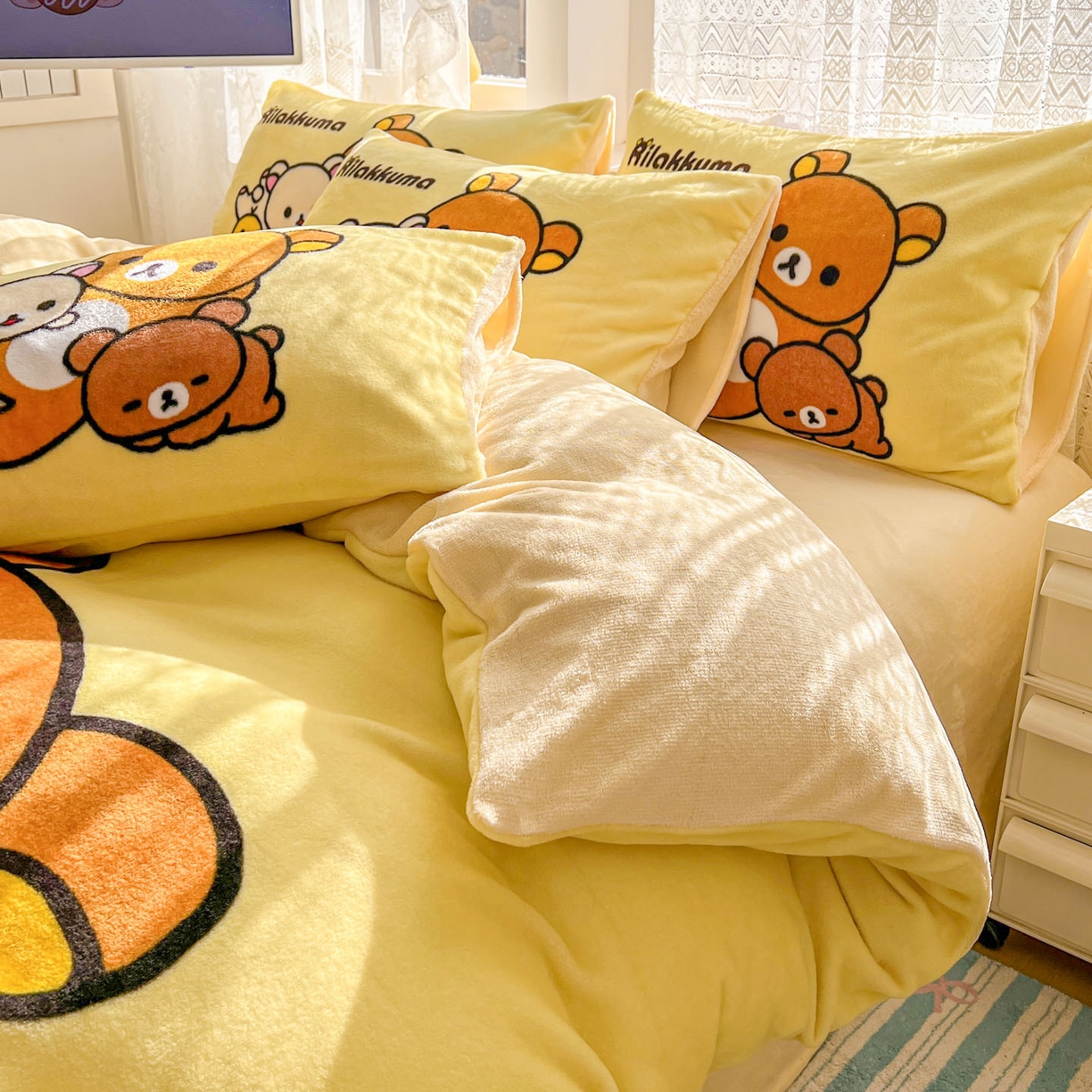 91家纺网 家纺一手货源 找家纺 浩诚 2025新款高克重牛奶绒大版卡通四件套 开心小熊