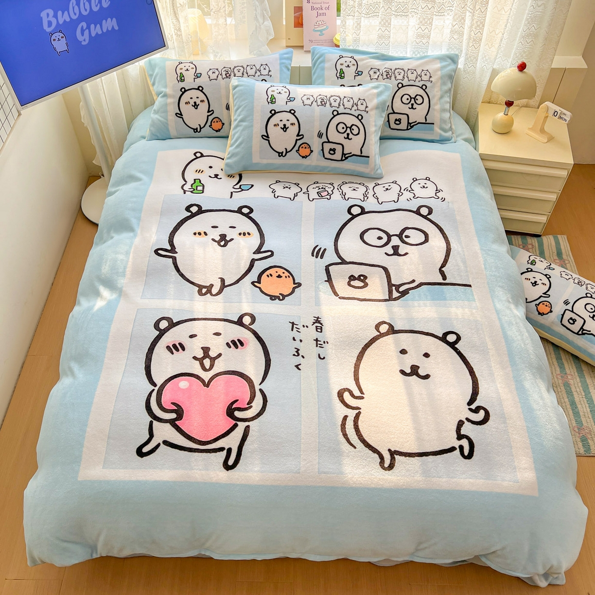 91家纺网 家纺一手货源 找家纺 浩诚 2025新款高克重牛奶绒大版卡通四件套 自嗨熊