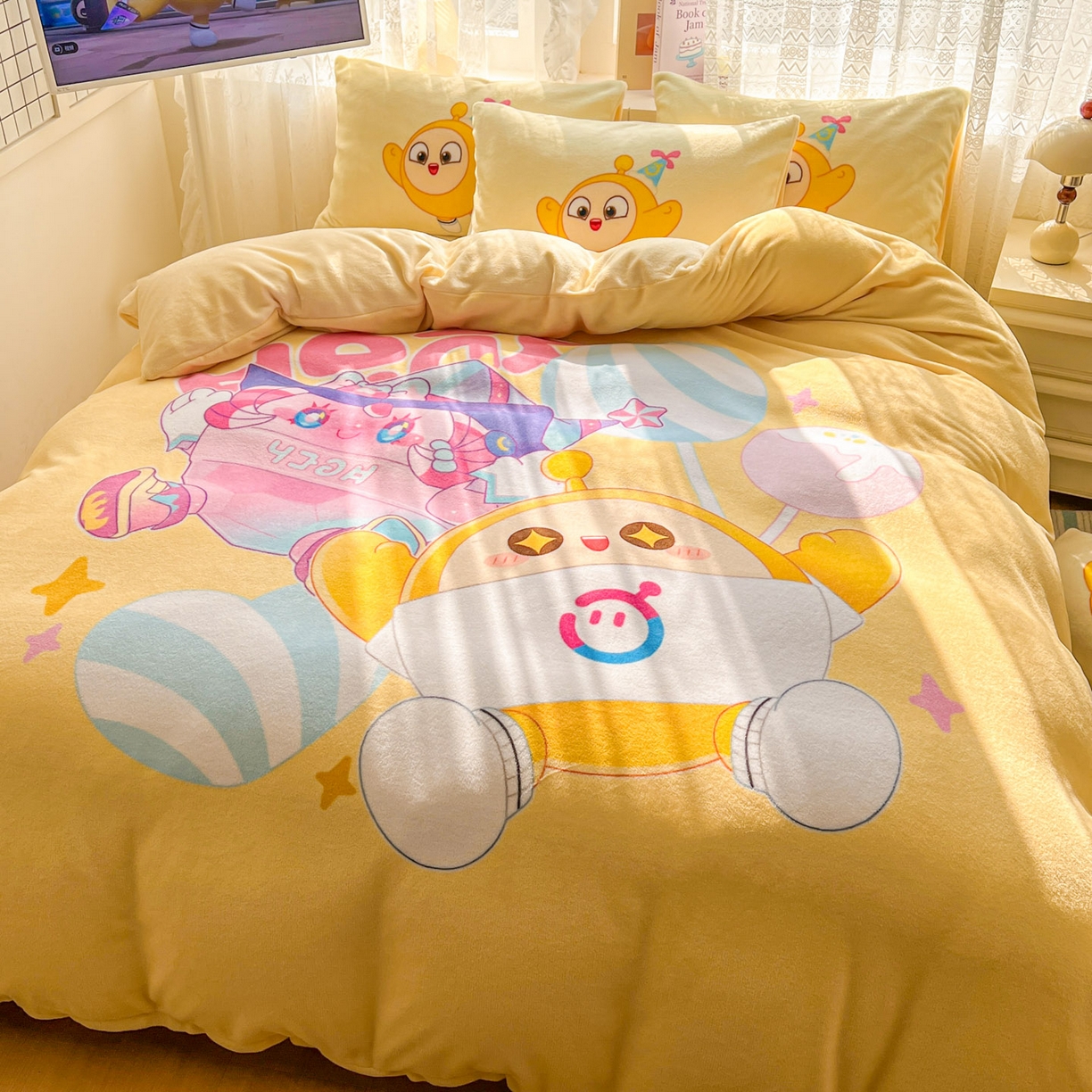 91家纺网 家纺一手货源 找家纺 浩诚 2025新款高克重牛奶绒大版卡通四件套 棒棒糖蛋仔