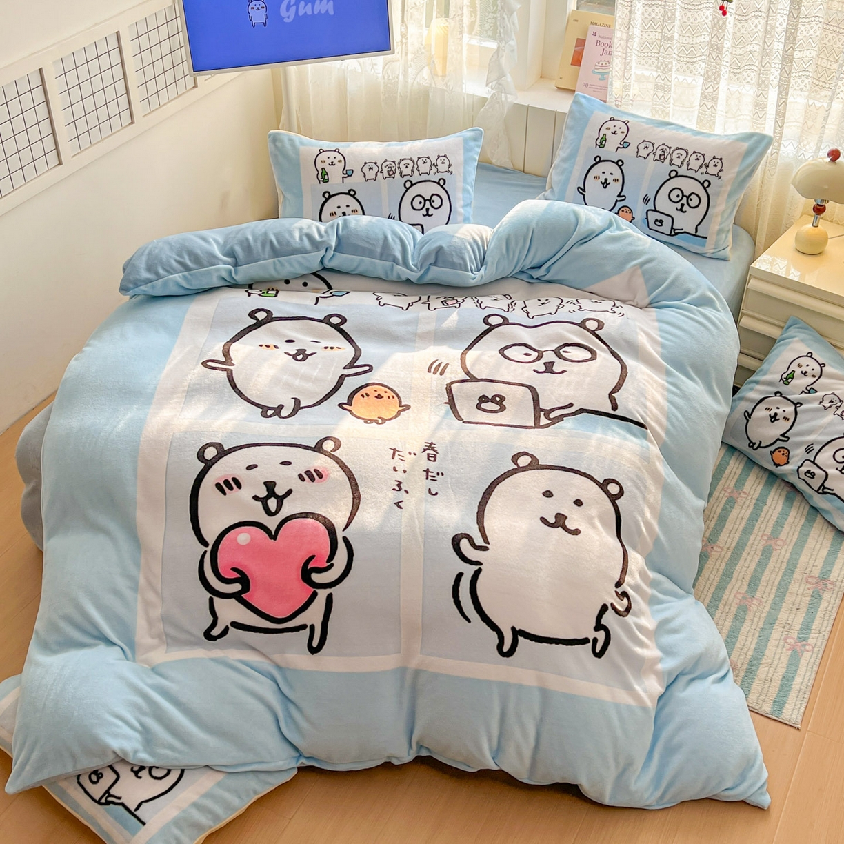 91家纺网 家纺一手货源 找家纺 浩诚 2025新款高克重牛奶绒大版卡通四件套 自嗨熊