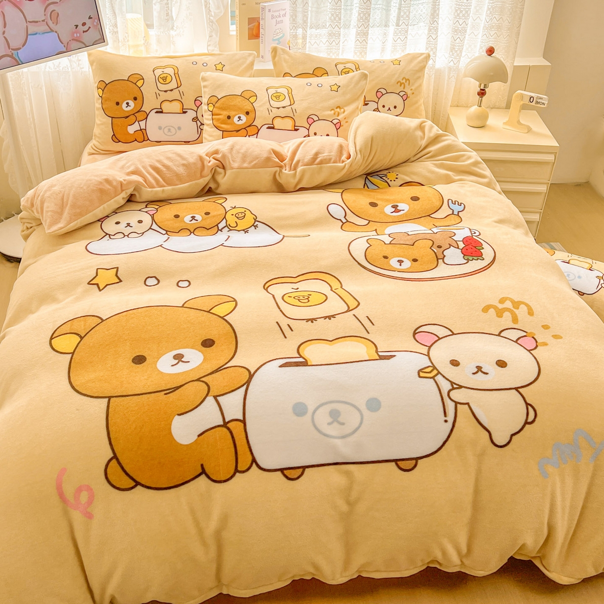 91家纺网 家纺一手货源 找家纺 浩诚 2025新款高克重牛奶绒大版卡通四件套 美食小熊