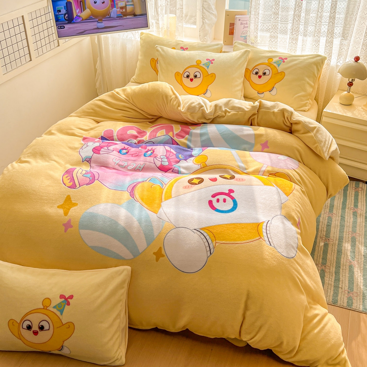 91家纺网 家纺一手货源 找家纺 浩诚 2025新款高克重牛奶绒大版卡通四件套 棒棒糖蛋仔