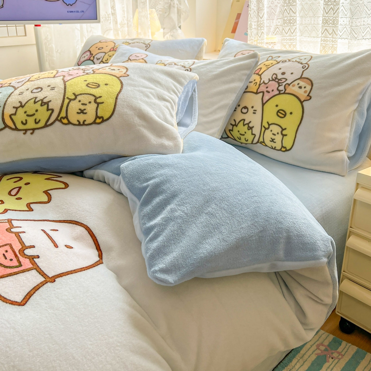 91家纺网 家纺一手货源 找家纺 浩诚 2025新款高克重牛奶绒大版卡通四件套 小伙伴