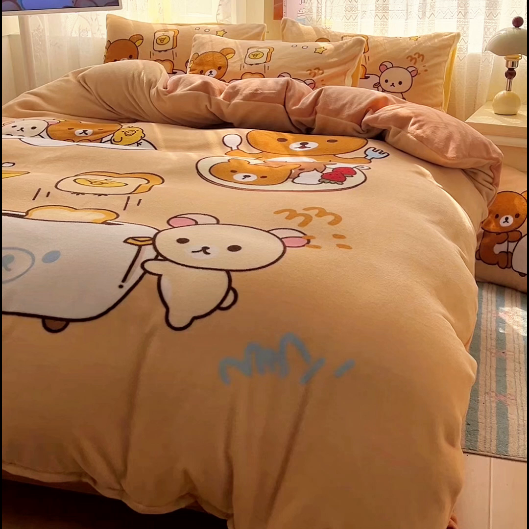 91家纺网 家纺一手货源 找家纺 浩诚 2025新款高克重牛奶绒大版卡通四件套 美食小熊