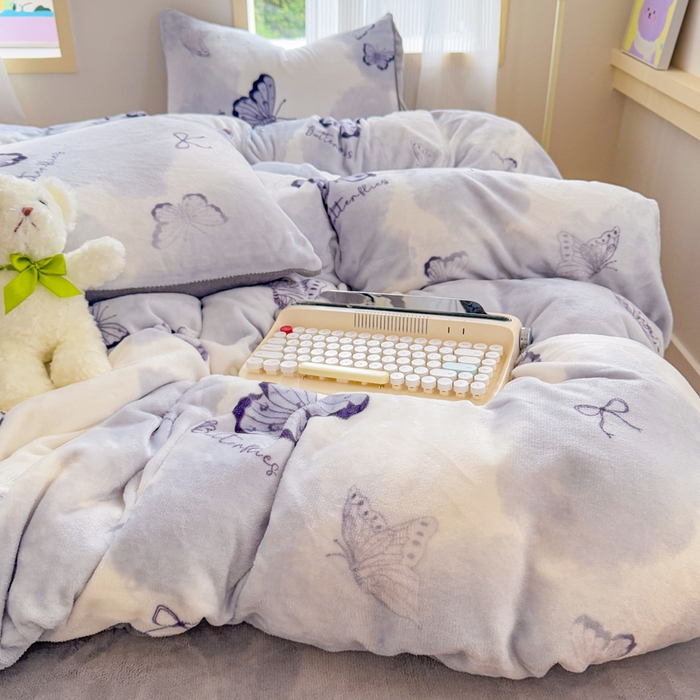 91家纺网 家纺一手货源 找家纺 梦舒阳家纺 2025牛奶绒四件套牛奶绒单被套牛奶绒床笠款四件套小清新可爱套件 炫影蝴蝶