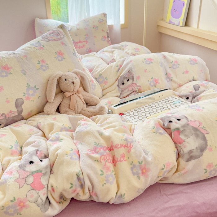 91家纺网 家纺一手货源 找家纺 梦舒阳家纺 2025牛奶绒四件套牛奶绒单被套牛奶绒床笠款四件套小清新可爱套件 猫咪酱