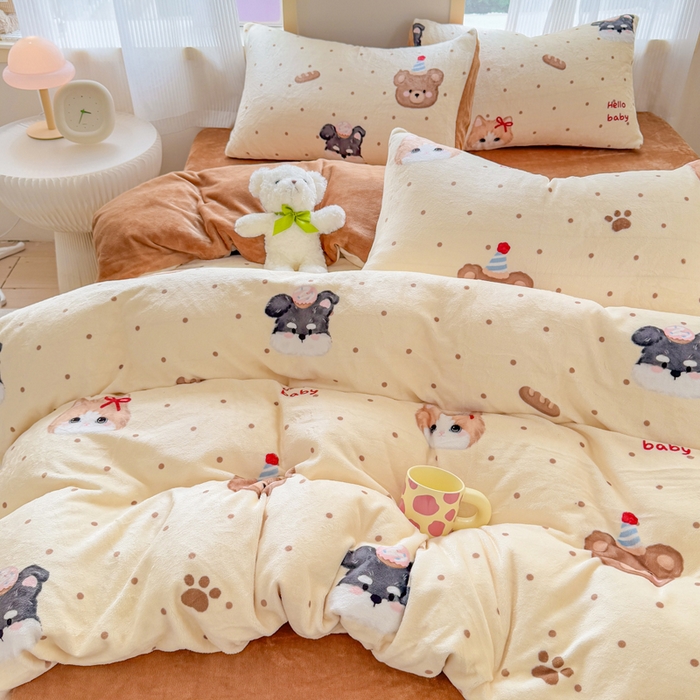 91家纺网 家纺一手货源 找家纺 梦舒阳家纺 2025牛奶绒四件套牛奶绒单被套牛奶绒床笠款四件套小清新可爱套件 咔咔小熊