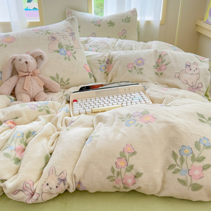 91家纺网 家纺一手货源 找家纺 梦舒阳家纺 2025牛奶绒四件套牛奶绒单被套牛奶绒床笠款四件套小清新可爱套件 绿意盎然