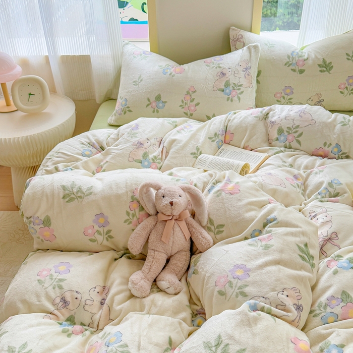 91家纺网 家纺一手货源 找家纺 梦舒阳家纺 2025牛奶绒四件套牛奶绒单被套牛奶绒床笠款四件套小清新可爱套件 绿意盎然