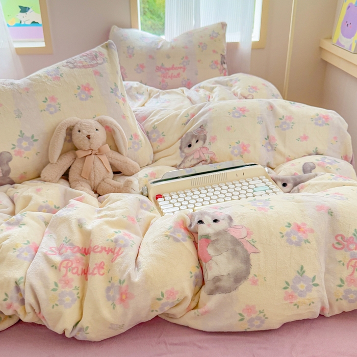 91家纺网 家纺一手货源 找家纺 梦舒阳家纺 2025牛奶绒四件套牛奶绒单被套牛奶绒床笠款四件套小清新可爱套件 猫咪酱