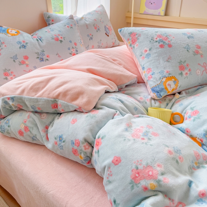 91家纺网 家纺一手货源 找家纺 梦舒阳家纺 2025牛奶绒四件套牛奶绒单被套牛奶绒床笠款四件套小清新可爱套件 一帘幽梦