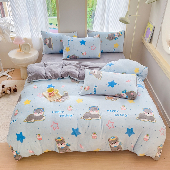 91家纺网 家纺一手货源 找家纺 梦舒阳家纺 2025牛奶绒四件套牛奶绒单被套牛奶绒床笠款四件套小清新可爱套件 布丁狗