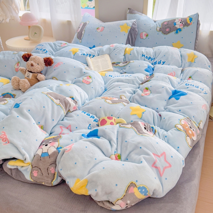 91家纺网 家纺一手货源 找家纺 梦舒阳家纺 2025牛奶绒四件套牛奶绒单被套牛奶绒床笠款四件套小清新可爱套件 布丁狗