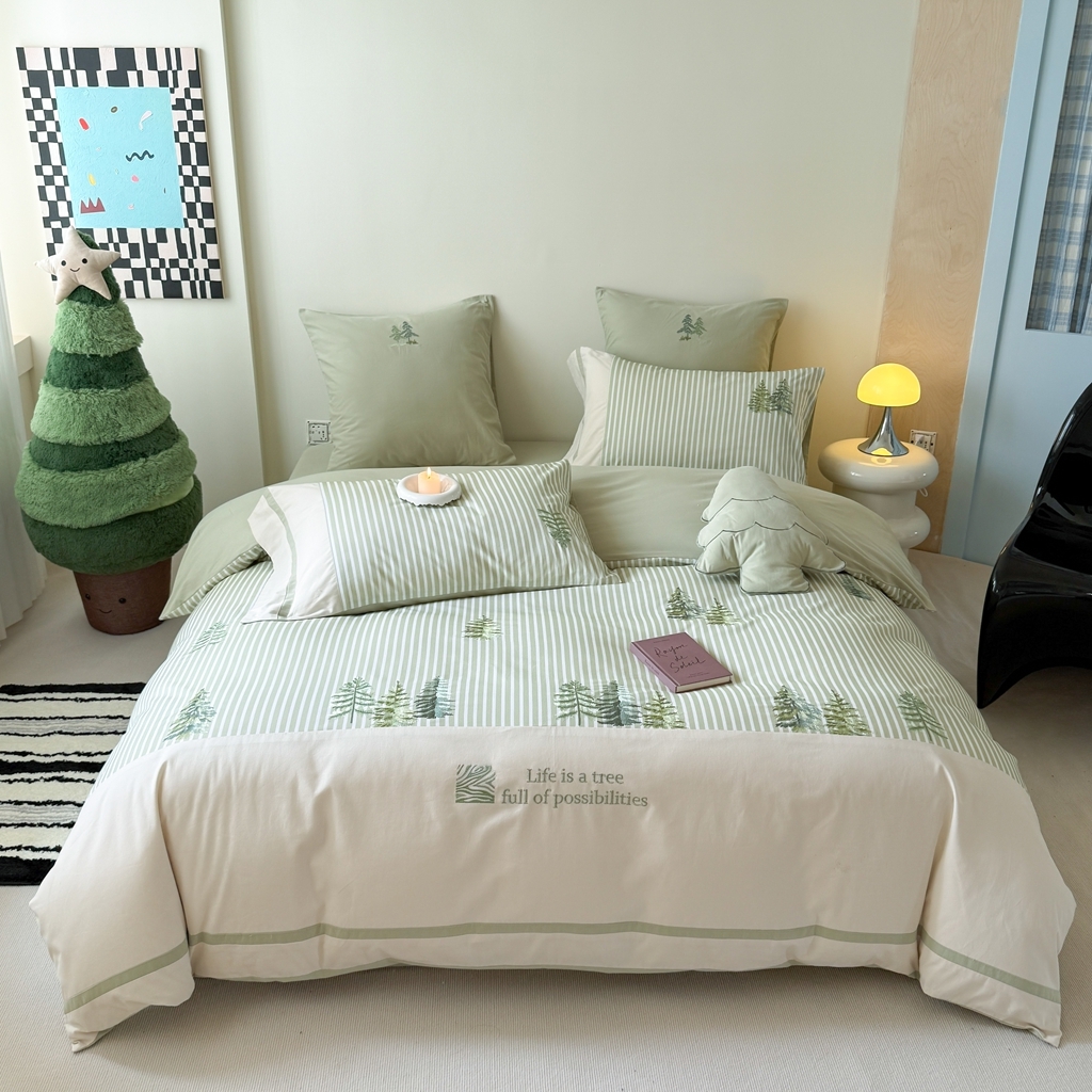 91家纺网 家纺一手货源 找家纺 （总）曼布缇 2025新款加厚全棉纯棉磨毛数码印花绣花套件-森迪（会员减20，券后358起）