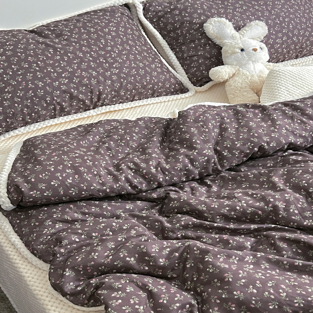 91家纺网 家纺一手货源 找家纺 （总）荣轩 2025秋冬必备新品棉加绒华夫格提花绒工艺款四件套（铺床版）