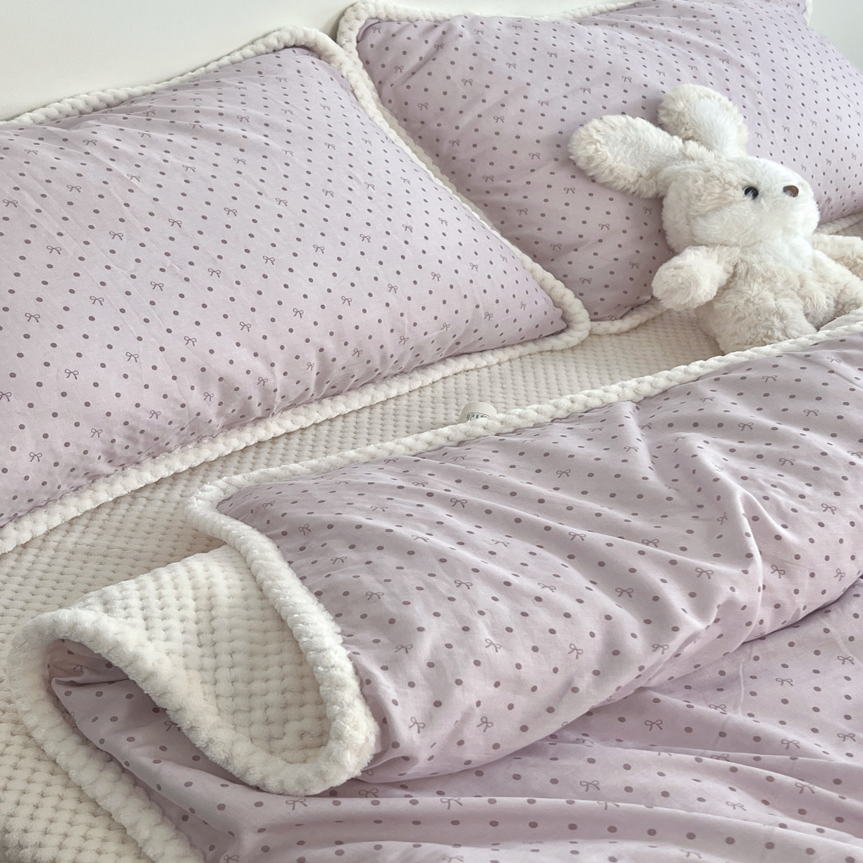 91家纺网 家纺一手货源 找家纺 （总）荣轩 2025秋冬必备新品棉加绒华夫格提花绒工艺款四件套（铺床版）