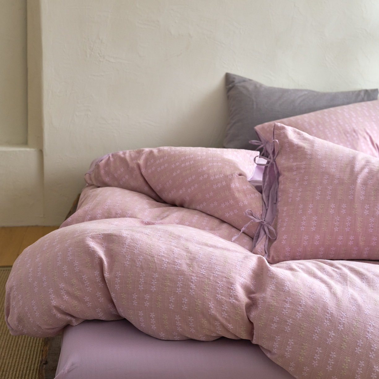 91家纺网 家纺一手货源 找家纺 久典家居 2025新款全棉色织提花系带款四件套-花锦系列（买家秀找客服) 花锦-紫