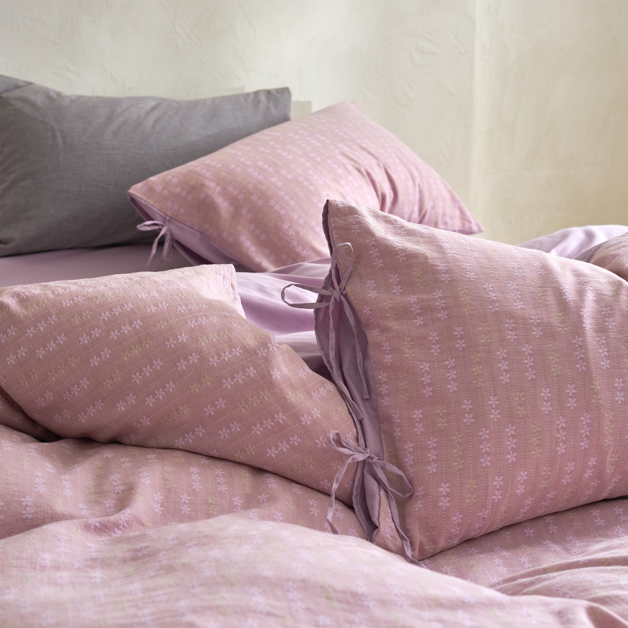 91家纺网 家纺一手货源 找家纺 久典家居 2025新款全棉色织提花系带款四件套-花锦系列（买家秀找客服) 花锦-紫