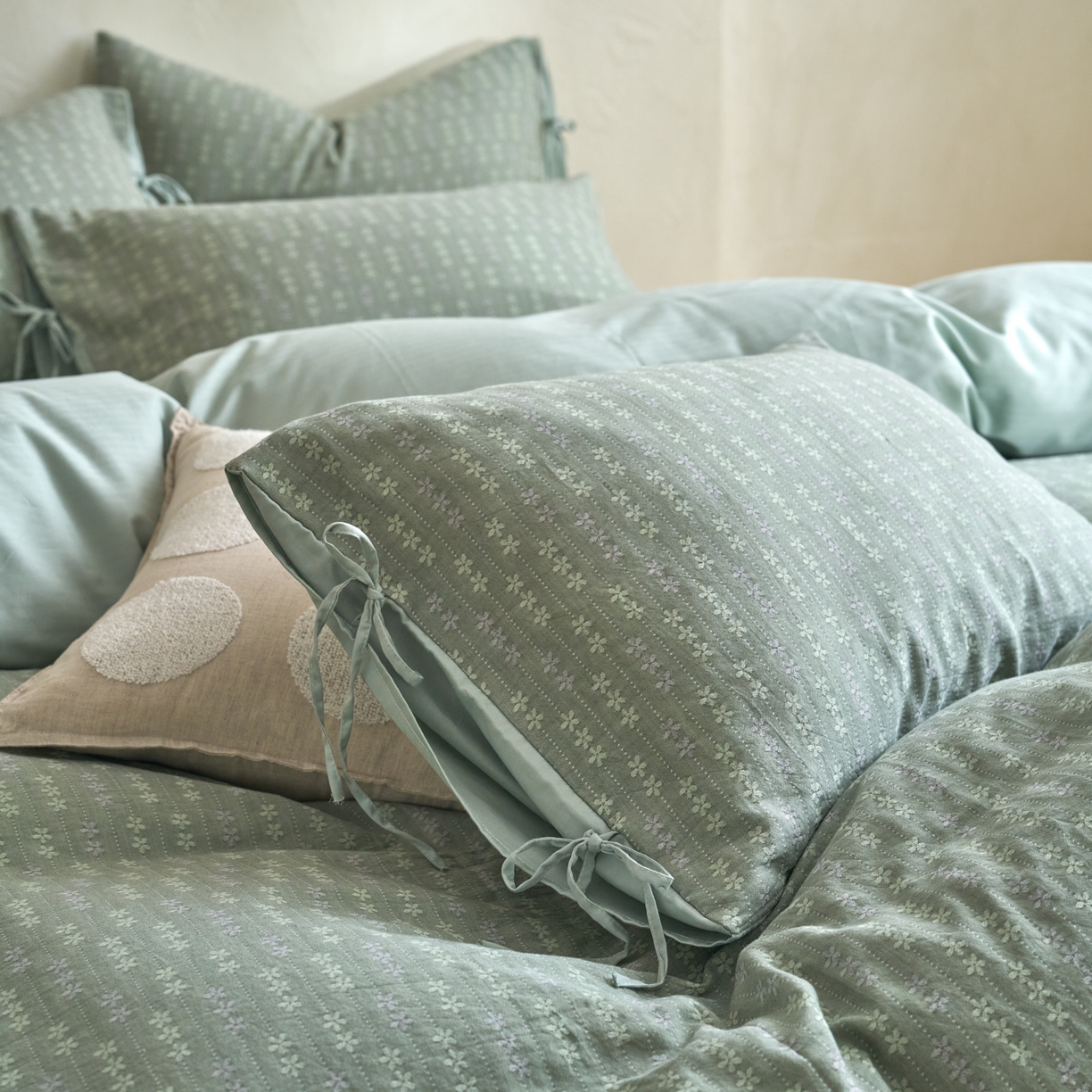 91家纺网 家纺一手货源 找家纺 （总）久典家居 2025新款全棉色织提花系带款四件套-花锦系列（买家秀找客服)