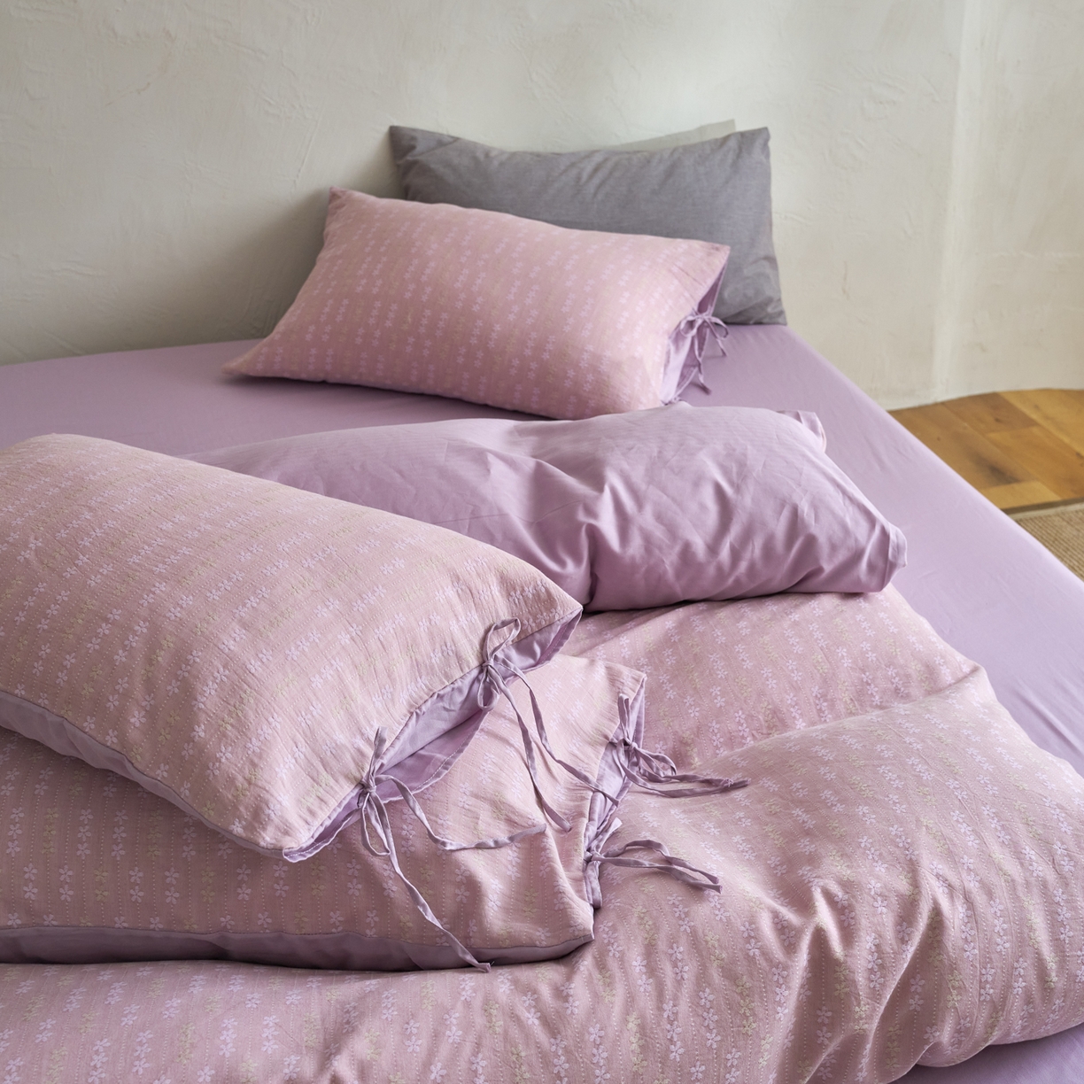 91家纺网 家纺一手货源 找家纺 久典家居 2025新款全棉色织提花系带款四件套-花锦系列（买家秀找客服) 花锦-紫