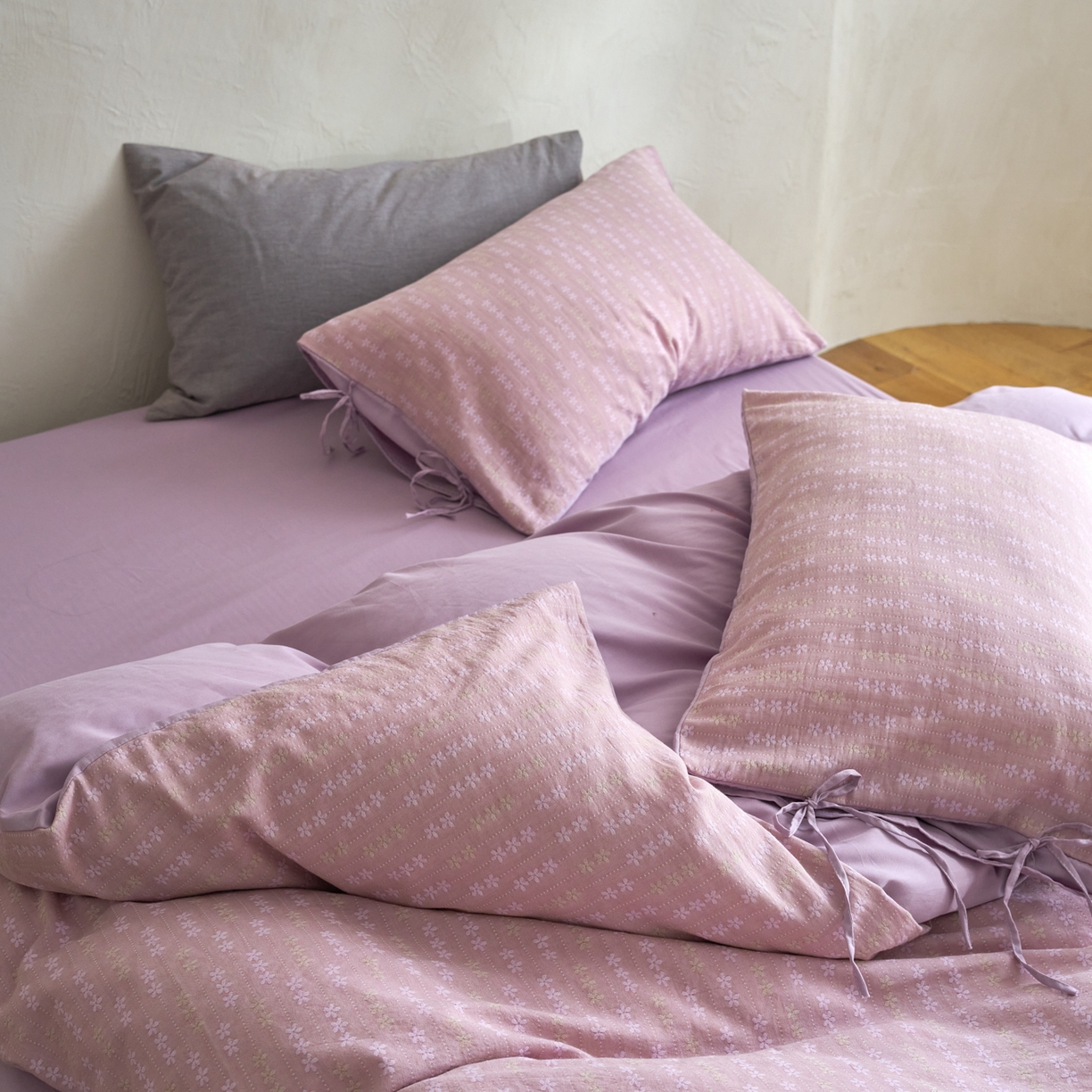 91家纺网 家纺一手货源 找家纺 久典家居 2025新款全棉色织提花系带款四件套-花锦系列（买家秀找客服) 花锦-紫