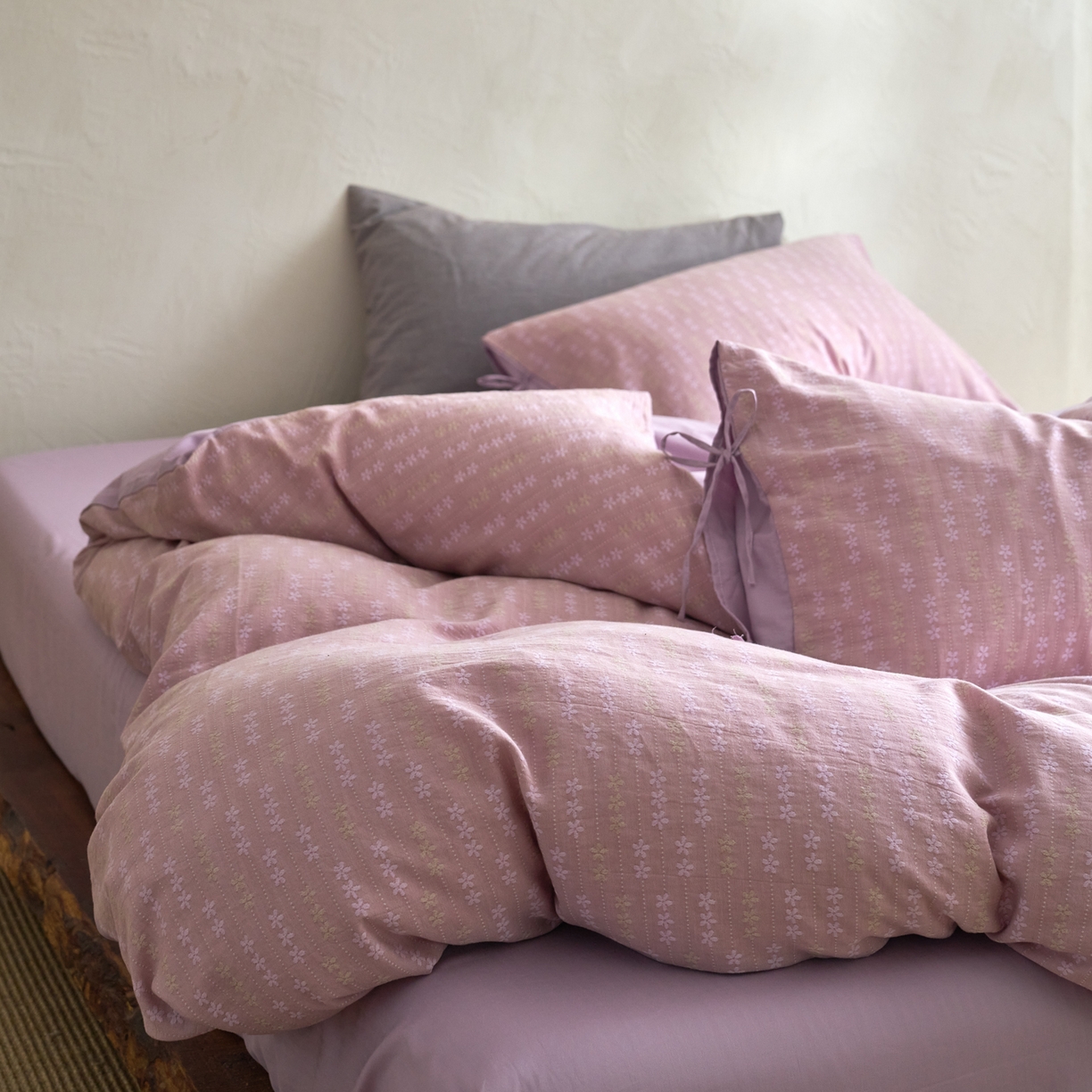 91家纺网 家纺一手货源 找家纺 久典家居 2025新款全棉色织提花系带款四件套-花锦系列（买家秀找客服) 花锦-紫