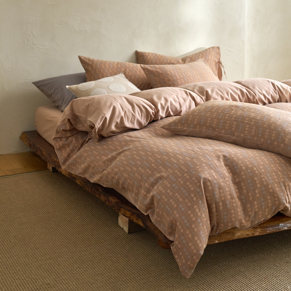 91家纺网 家纺一手货源 找家纺 久典家居 2025新款全棉色织提花系带款四件套-花锦系列（买家秀找客服) 花锦-咖