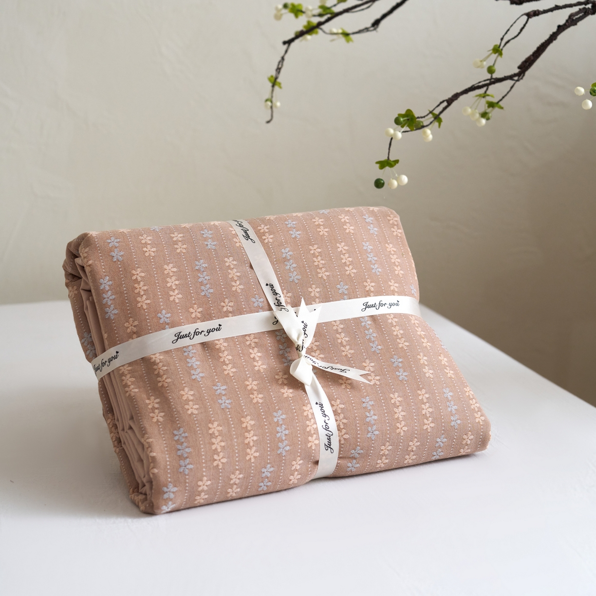 91家纺网 家纺一手货源 找家纺 久典家居 2025新款全棉色织提花系带款四件套-花锦系列（买家秀找客服) 花锦-咖