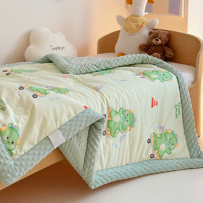 91家纺网 家纺一手货源 找家纺 2025新款3D触感全棉豆豆被儿童豆豆被春秋被冬被幼儿园被子 恐龙宝宝-一体款