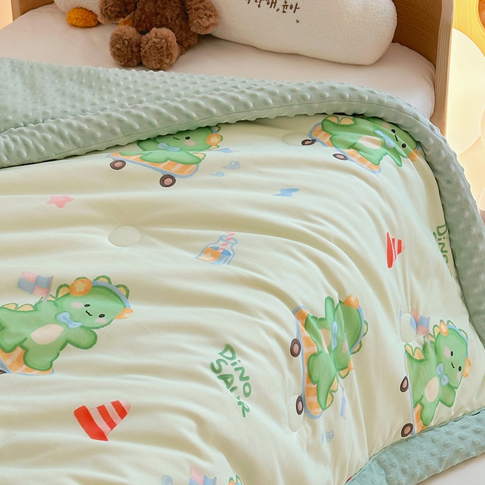 91家纺网 家纺一手货源 找家纺 2025新款3D触感全棉豆豆被儿童豆豆被春秋被冬被幼儿园被子 恐龙宝宝-一体款