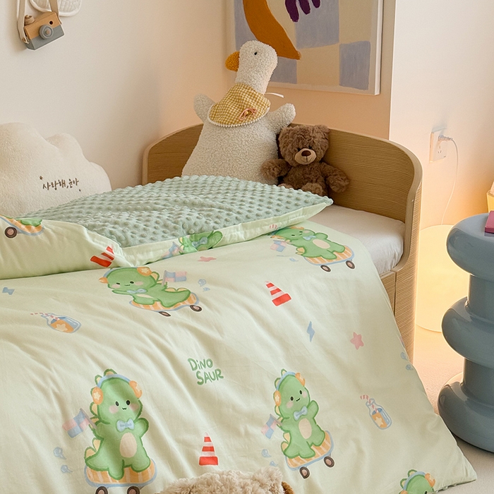 91家纺网 家纺一手货源 找家纺 2025新款3D触感全棉豆豆被儿童豆豆被春秋被冬被幼儿园被子 恐龙宝宝-可拆款