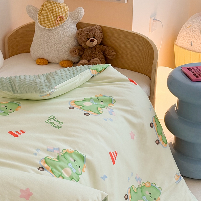 91家纺网 家纺一手货源 找家纺 2025新款3D触感全棉豆豆被儿童豆豆被春秋被冬被幼儿园被子 恐龙宝宝-可拆款