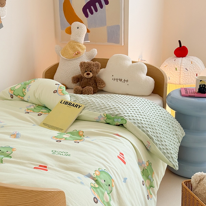 91家纺网 家纺一手货源 找家纺 2025新款3D触感全棉豆豆被儿童豆豆被春秋被冬被幼儿园被子 恐龙宝宝-可拆款
