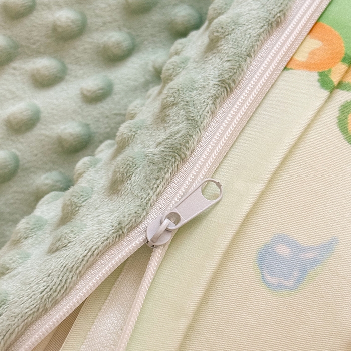 91家纺网 家纺一手货源 找家纺 2025新款3D触感全棉豆豆被儿童豆豆被春秋被冬被幼儿园被子 恐龙宝宝-可拆款