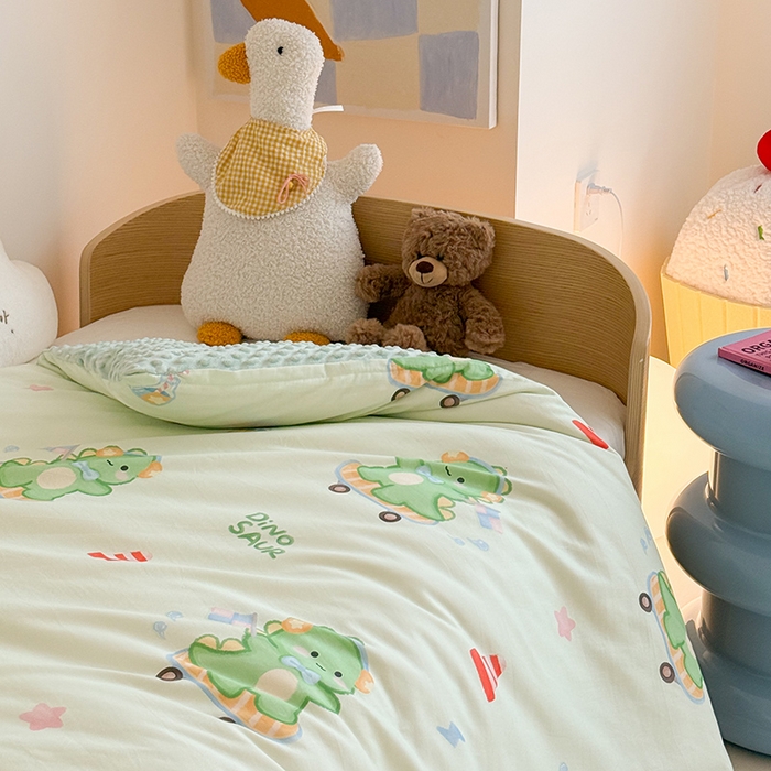 91家纺网 家纺一手货源 找家纺 2025新款3D触感全棉豆豆被儿童豆豆被春秋被冬被幼儿园被子 恐龙宝宝-可拆款