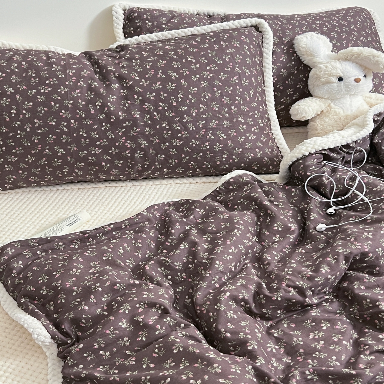 91家纺网 家纺一手货源 找家纺 荣轩 2025秋冬必备新品棉加绒华夫格提花绒工艺款四件套（铺床版）境禾-咖