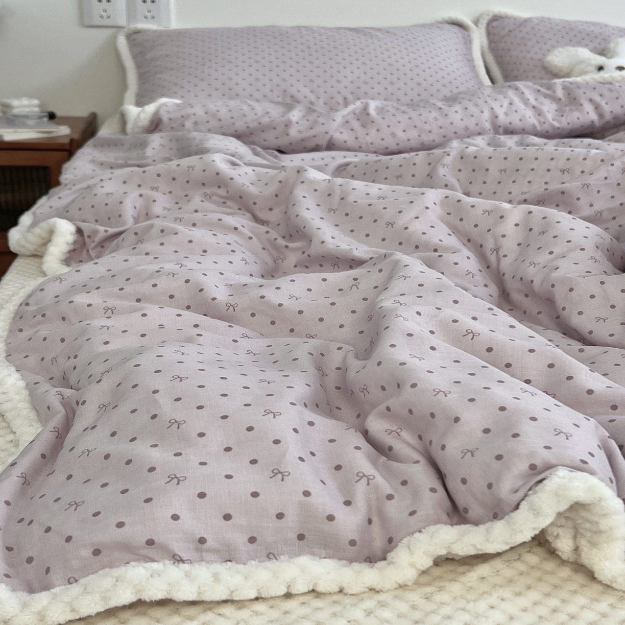 91家纺网 家纺一手货源 找家纺 荣轩 2025秋冬必备新品棉加绒华夫格提花绒工艺款四件套（铺床版）松萝 -紫