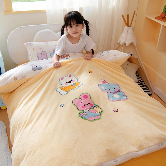 91家纺网 家纺一手货源 找家纺 （总）鱼宝 2025新款毛巾绣牛奶绒被套被芯套件