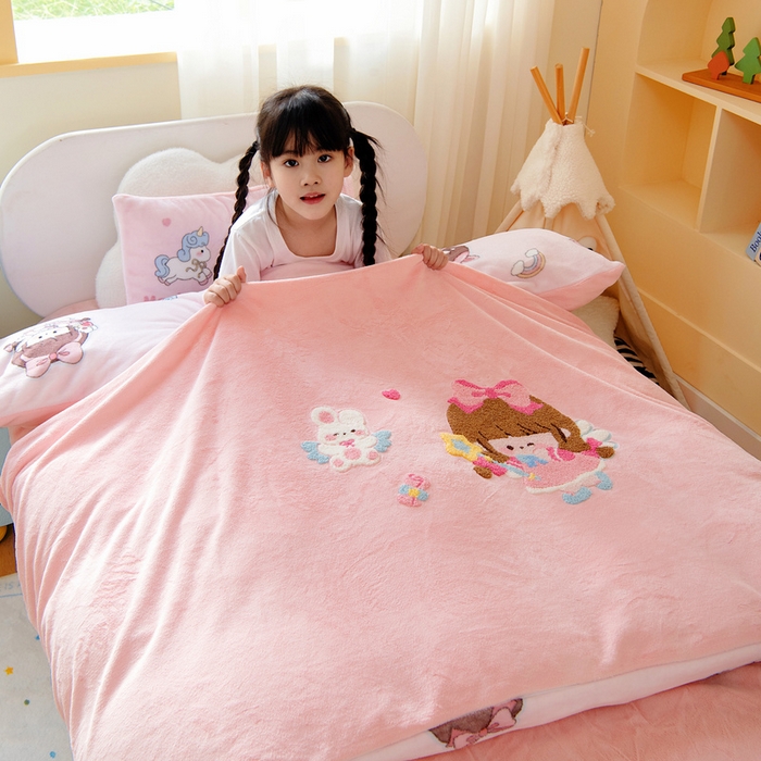 91家纺网 家纺一手货源 找家纺 （总）鱼宝 2025新款毛巾绣牛奶绒被套被芯套件