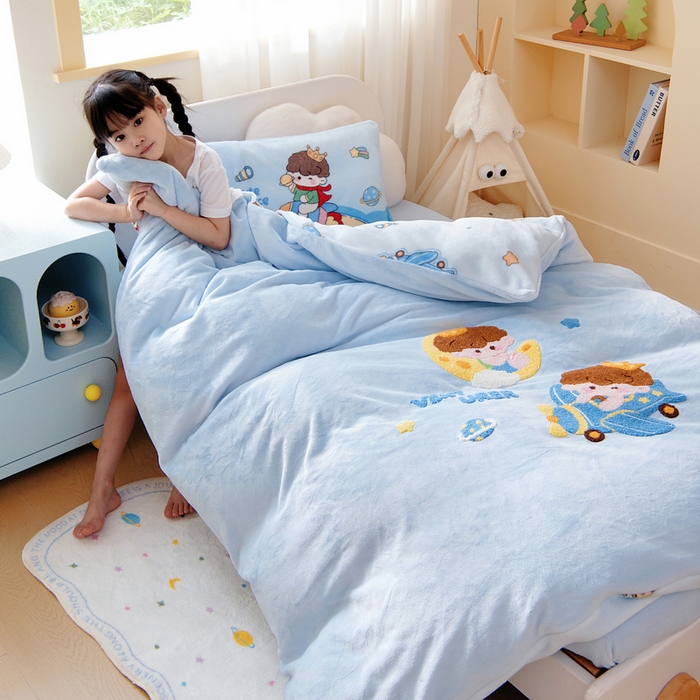 91家纺网 家纺一手货源 找家纺 （总）鱼宝 2025新款毛巾绣牛奶绒被套被芯套件