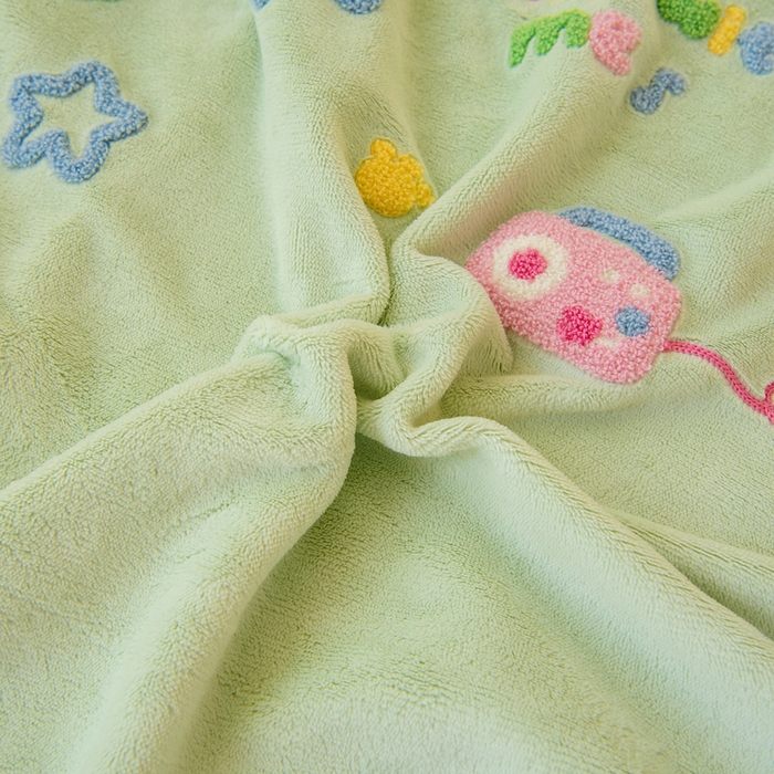 91家纺网 家纺一手货源 找家纺 鱼宝 2025新款毛巾绣牛奶绒被套被芯套件 小奶龙