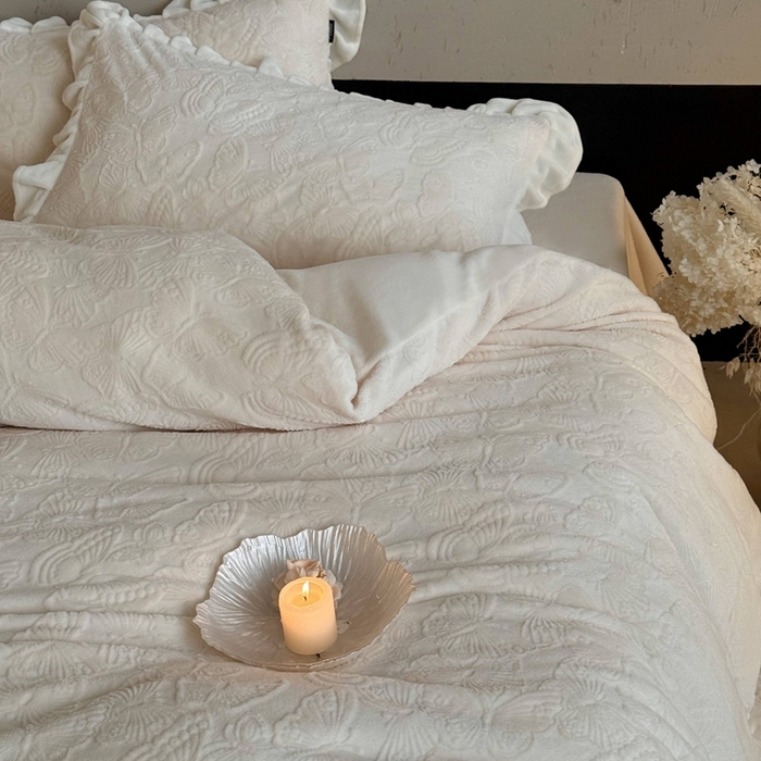 91家纺网 家纺一手货源 找家纺 （总）鹿班家居 2025新款冬季高克重牛奶绒立体雕花系列四件套-云栖南岸 （标准会员-10元）