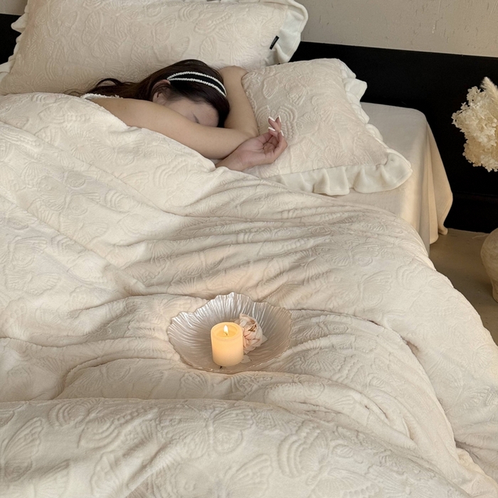 91家纺网 家纺一手货源 找家纺 （总）鹿班家居 2025新款冬季高克重牛奶绒立体雕花系列四件套-云栖南岸 （标准会员-10元）